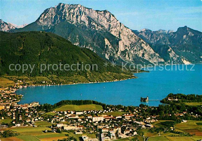 Gmunden Salzkammergut Fliegeraufnahme mit Traunsee Gruenberg Traunstein Schlafen