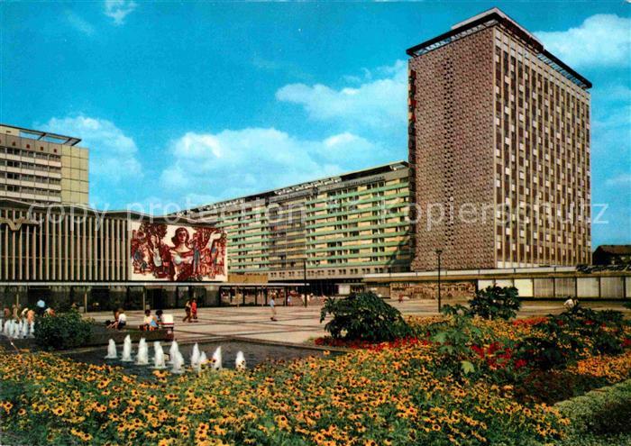 DRESDEN Elbe Prager Strasse mit Interhotel Newa