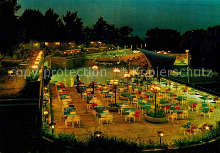 Pola Pula Croatia Terrasse Verudela bei Nacht