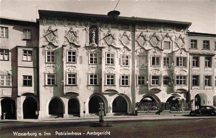 Wasserburg am Inn Bayern Patrizierhaus Amtsgericht Arkaden Stuckfassade Barockfa