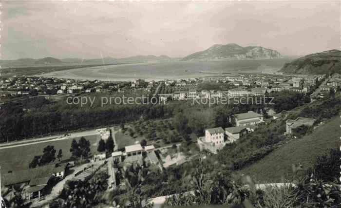 Laredo Cantabria ES Panorama Bucht Strand Kueste Berge Ort