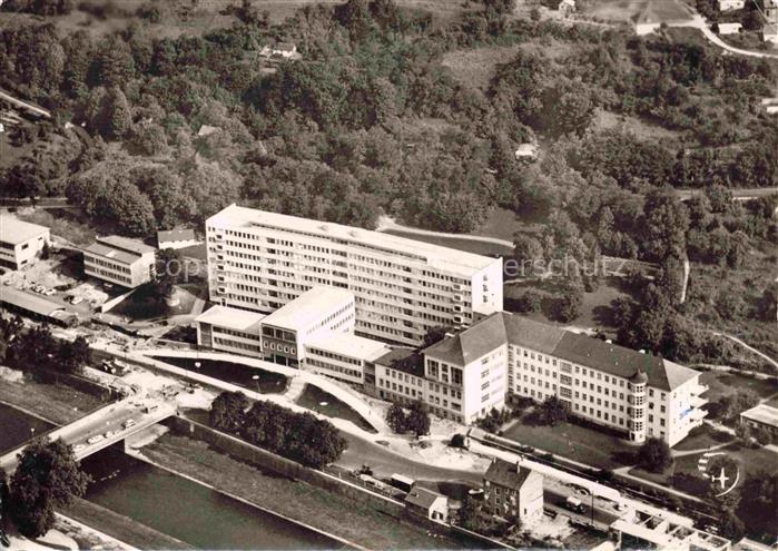 PFORZHEIM BW Staedt-Krankenhaus Luftaufnahme Hochhaus Fluss Baustelle Baeume Sch