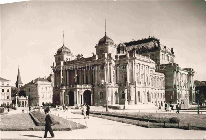 ZAGREB Agram Croatia Narodno-kazalište Nationaltheater Platz Passanten Promenade