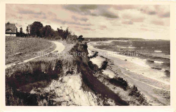 Hohwacht Ostseebad Schleswig-Holstein Steilkueste Ostsee Strand Reetdachhaus Weg