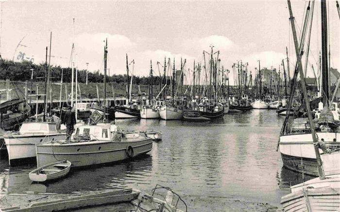 WYK FoeHR Nordfriesland Fischerhafen Fischerboote Kutter Masten Hafen Nordfries