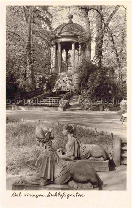 Schwetzingen BW Schlossgarten Apollotempel Tempel Statuen Skulpturen Park Baeume