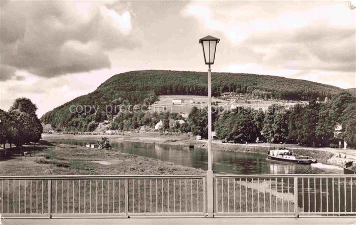 Hoexter Weser NRW Weser Jugendherberge Wilhelmshoehe Fluss Huegel Binnenschiff B