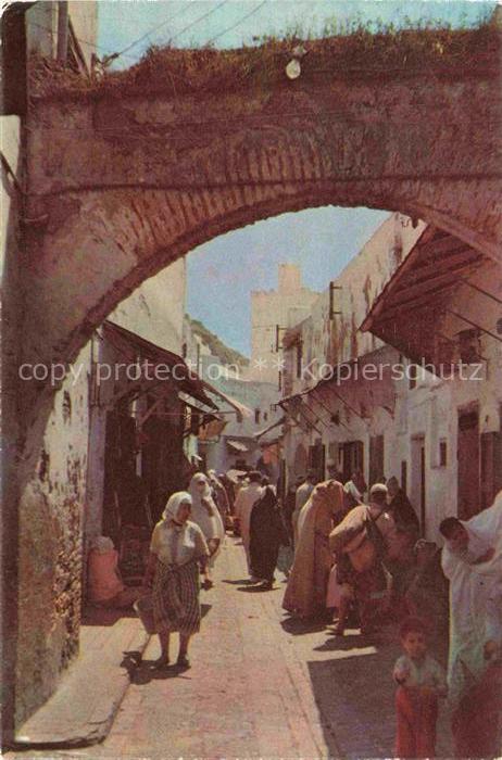 Tetuan Tetouan Maroc Calle-de-Fez Torbogen Medina Gasse Frauen Djellaba Passante