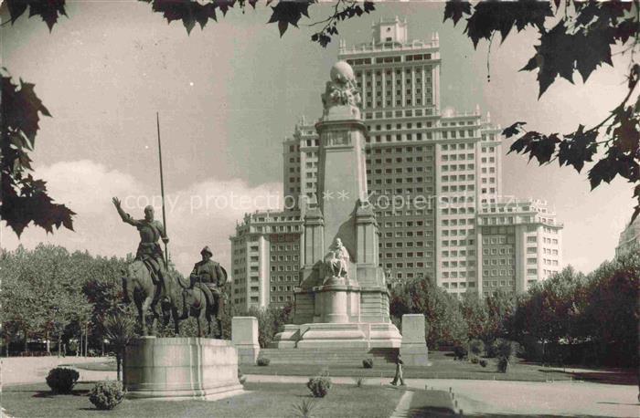 MADRID ES Plaza-de-España Cervantes-Denkmal Don-Quijote Reiterstatue Sancho-Pan