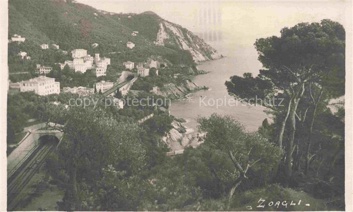 Zoagli Genova Genua Liguria IT Riviera Kueste Bucht Meer Villen Huegel Pinien Ei