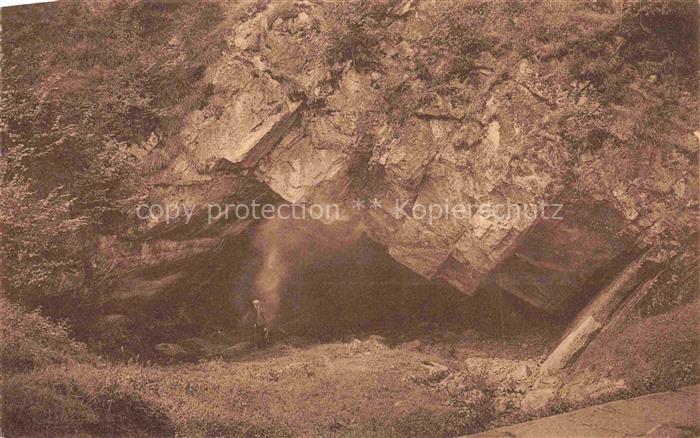 Rochefort Namur Wallonie Belgie Trou-Maulin Hoehle Felsen Grotte Wald Person Kal