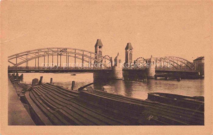 Stettin SZCZECIN Pommern PL Baumbruecke Stahlbogenbruecke Oder Fluss Tuerme Boot