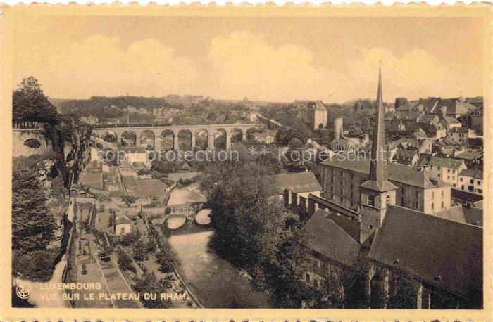 LUXEMBOURG  Luxemburg Plateau-du-Rham Viadukt Alzette Fluss Kirche Altstadt Fels
