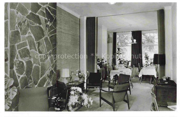 Leiden Zuid-Holland NL Lounge-Hotel De-Witte-Singel Innenraum Stuhle Tische Natu