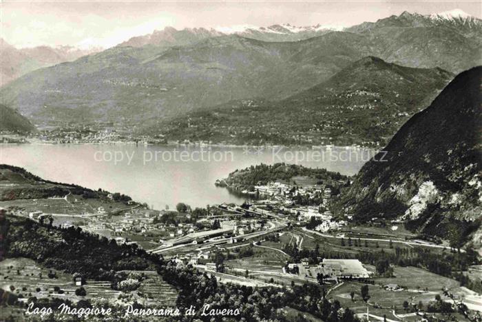 Laveno Piemonte IT Lago-Maggiore Panorama Ortschaft See Berge Schneeberge Halbin