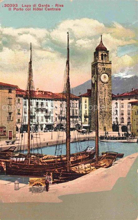 Lago di Garda IT Riva Porto co Hotel Centrale Segelboote