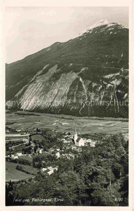 Imst Tirol AT Tschirgant Bergdorf Kirchturm Talblick Inntal Berghang Wiesen
