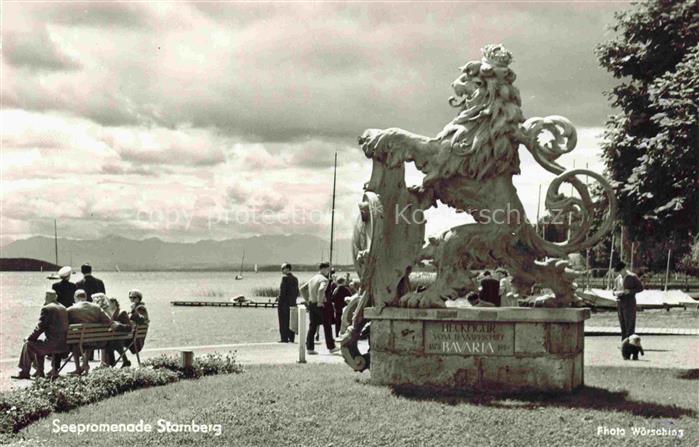 Starnberg Starnbergersee Bayern Seepromenade Loewenstatue Promenade Passanten Se