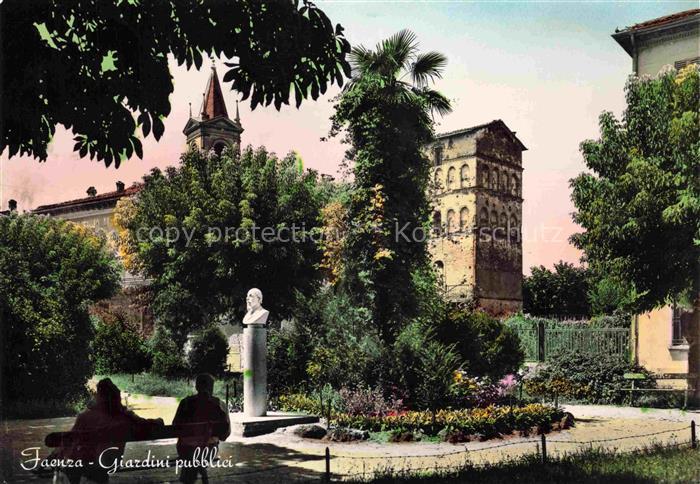Faenza Ravenna IT Giardini-pubblici Bueste Palmbaum Kirchturm Mittelalterturm Pa