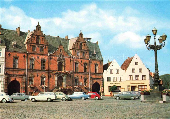 Glueckstadt Steinburg Schleswig-Holstein Rathaus Marktplatz Kopfsteinpflaster Au