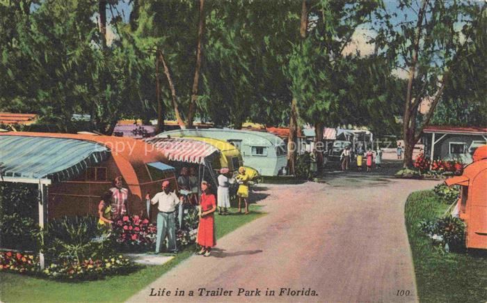 Florida  US-State Trailer-Park Wohnwagen Menschen Palmen Sonnenschutzdaecher Cam
