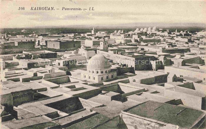 KAIROUAN Qairawan Tunesie Kuppel Minarett Altstadt Daecher Vogelschau Moscheen L