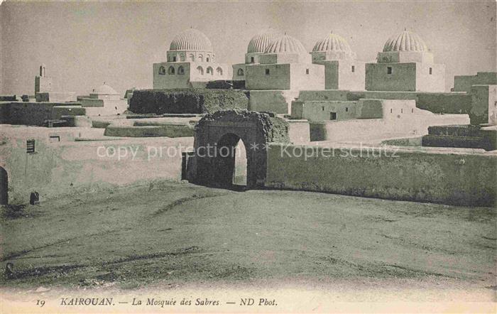 KAIROUAN Qairawan Tunesie Mosquée-des-Sabres Kuppeln Mausoleum Lehmbauten Stadtm