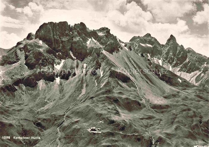 Kemptnerhuette 1845m Heilbronnerweg Bayern Kemptner-Huette Kratzer Maedelegabel