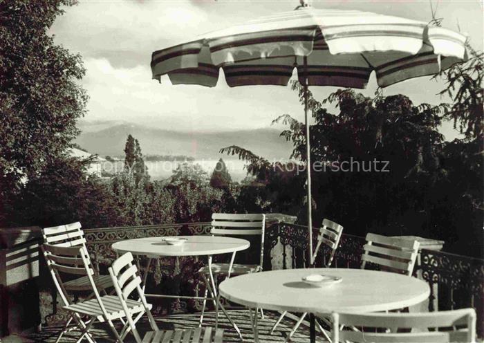 Alwind Schloss LINDAU Bodensee Bayern Terrasse Sonnenschirm Bodensee Schlossgart