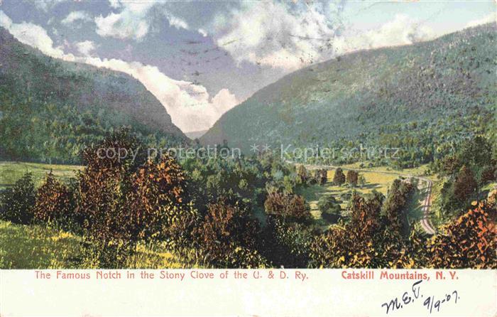 Catskill Mountains New York USA Stony-Clove Bergtal Waldberge Wiesen Wolken Tal-