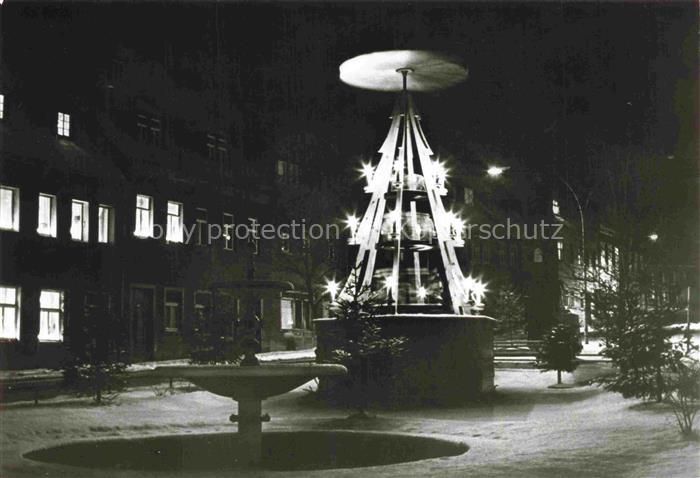 Schlettau Erzgebirge Sachsen Markt Pyramide Weihnachtsbeleuchtung Nachtaufnahme