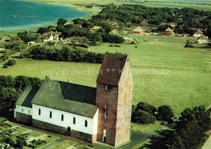 Keitum Sylt St-Severin-Kirche Luftbild Friedhof Reetdachhaeuser Wattenmeer Wiese