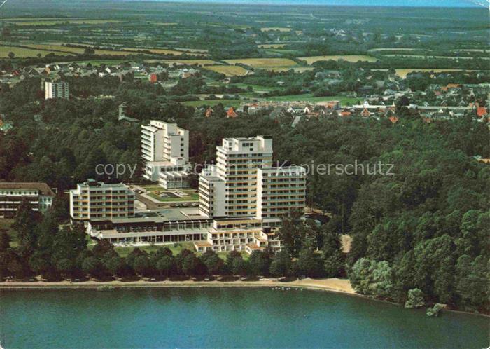 Bad Segeberg Kurzentrum Rehazentrum Kalkberg-Hoehlen See Fliegeraufnahme Wald Ho