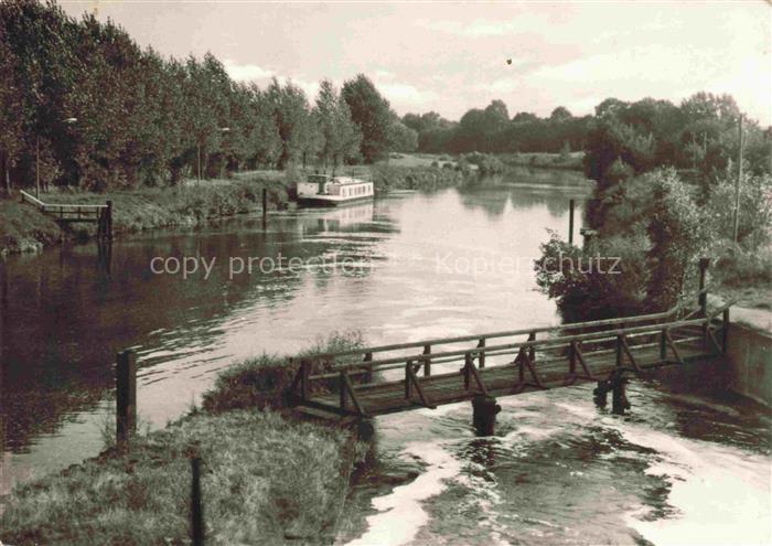 Bredereiche Fuerstenberg Oberhavel Brandenburg Havel Fluss Motorboot Holzbruecke