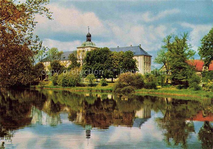 SCHLESWIG-CITY Holstein Schloss-Gottorf Schloss Teich Baeume Park Spiegelung