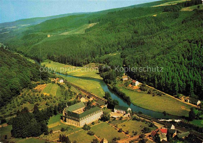 St Thomas Eifel Kloster Zisterzienserinnen Abtei Luftbild Fluss Eifel Wald Wiese