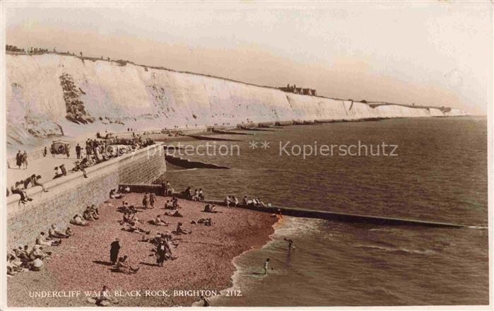 BRIGHTON  East Sussex UK Undercliff-Walk Black-Rock Kreidefelsen Strandpromenade