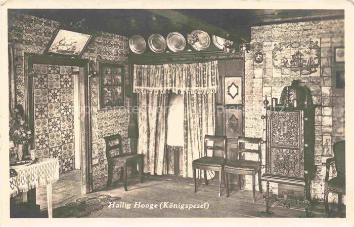 Hallig Hooge Koenigspesel Interieur Kacheln Zinngeschirr Schraenke Stuehle Wandf