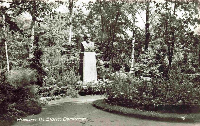 HUSUM  Nordfriesland Norsee Schleswig-Holstein Theodor-Storm-Denkmal Bueste Park