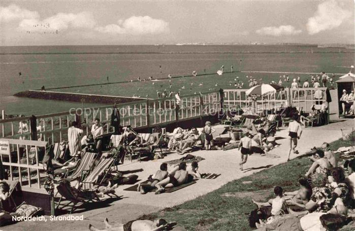 Norddeich  Norden Nordseebad Niedersachsen Strandbad Liegestuehle Badegaeste Sch