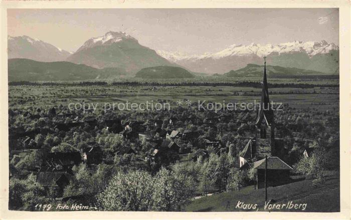 Klaus Vorarlberg AT Kirche Dorfpanorama Berge Alpen Rheintal Felder Obstgaerten