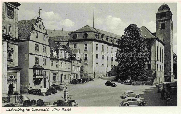Hachenburg Westerwald Rheinland-Pfalz Alter-Markt Westerwald Rathaus Kirchturm S