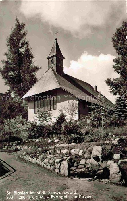 ST BLASIEN BW Evangelische-Kirche Kirchturm Schwarzwald Baeume Steinmauer Nadelw