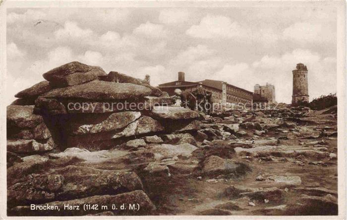 BROCKEN Harz Sachsen-Anhalt Brockenhaus Harz Gipfelplateau Felsbloecke Turm Hoch