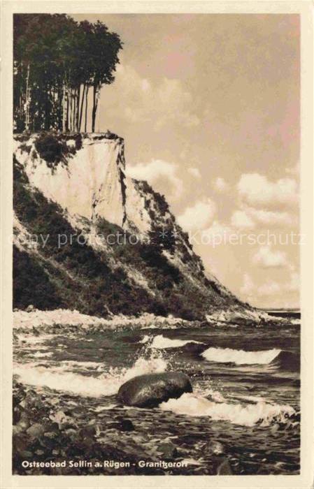 SELLIN Ruegen Granitz Steilkueste Kreidefelsen Ostsee Wellen Kiefernwald Kueste