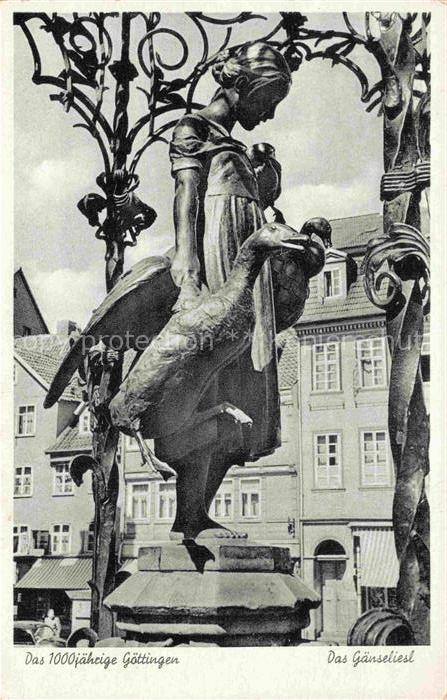 GoeTTINGEN Niedersachsen Gaenseliesel Brunnen Marktplatz Skulptur Bronze Gans M