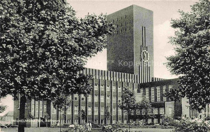 Wilhelmshaven CITY Rathaus Modernismus Turm Backsteinbau Baeume Park