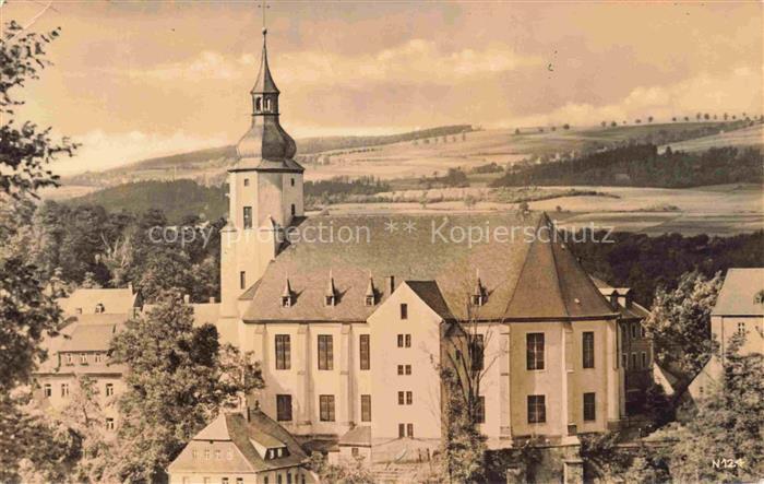 Schwarzenberg Erzgebirge Sachsen Erzgebirge Kirche Schloss Kirchturm Huegel Feld