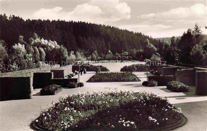 Braunlage Harz Niedersachsen Kurgarten Blumenbeete Hecken Pavillon Wald Spazierg
