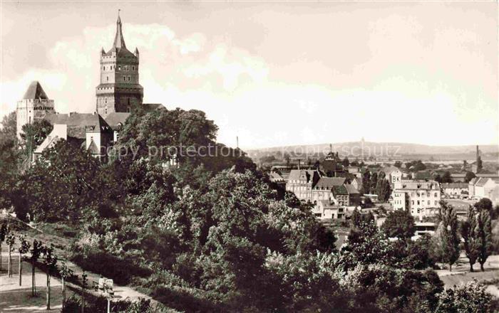 Kleve Niederrhein Schwanenburg Burg Stadtpanorama Baeume Huegel Niederrhein Kirc